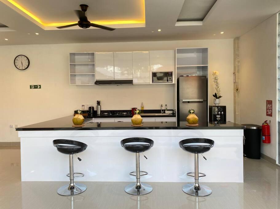 Villa Akmali Umalas 2Br With Private Pool & Jacuzzi Canggu Exteriör bild