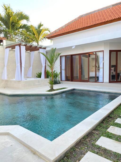 Villa Akmali Umalas 2Br With Private Pool & Jacuzzi Canggu Exteriör bild